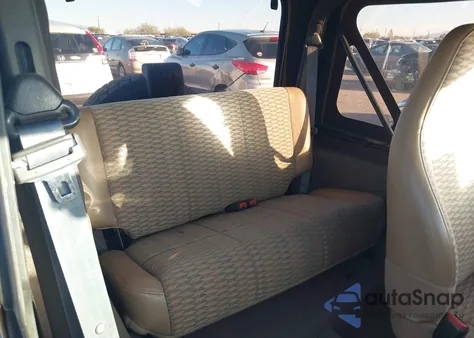 2000 Jeep Wrangler Se из США, поврежденный, VIN 1J4FA29P9YP785909